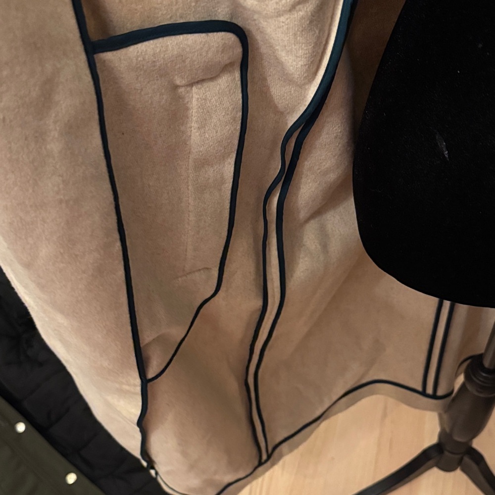 Elegant Women's Tan Trench Coat - Picture 9 of 14